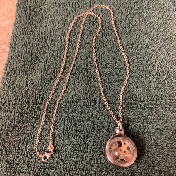 Sterling Silver Necklace with Sea Shell Pendent - Picture 3 of 5